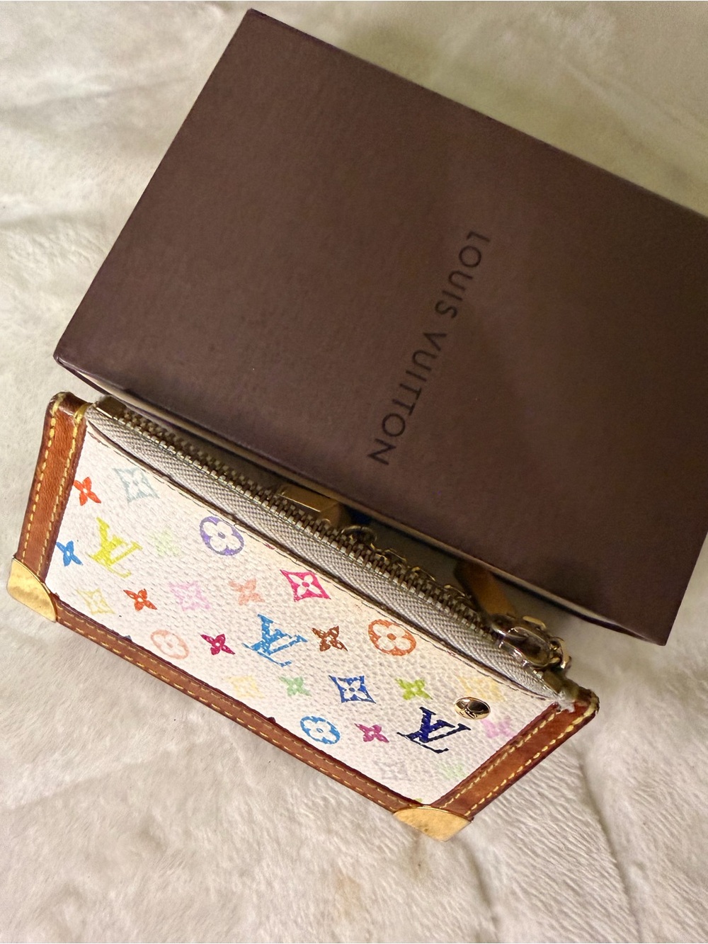 Louis Vuitton Murakami Multicolor Monogram Key Cles with Gold Hardware - Picture 3 of 16